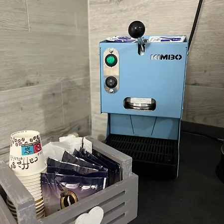 La Casa Di Raffaele Centro Bed & Breakfast 4*