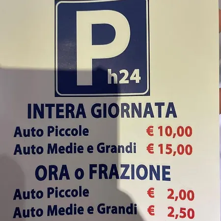 Nocleg ze śniadaniem La Casa Di Raffaele Centro *