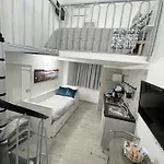 La Casa Di Raffaele Centro 住宿加早餐酒店 4*