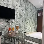 La Casa Di Raffaele Centro 4*